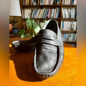 Velez women’s black loafers size 8.5